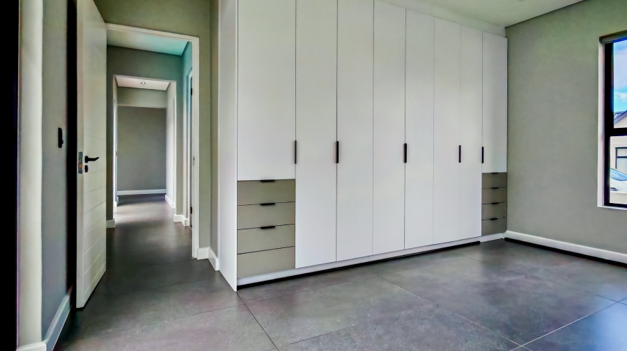 4 Bedroom Property for Sale in Sitari Country Estate Western Cape